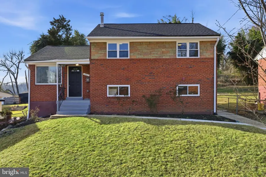 421 Saint Margarets Dr, Capitol Heights, MD 20743 - Image #2