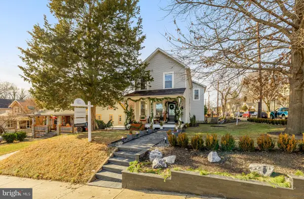 4240 34th St, MOUNT RAINIER, MD 20712