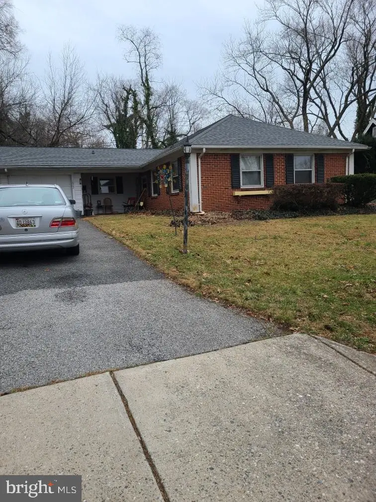12902 Brunswick Ln, Bowie, MD 20715 - Image #2