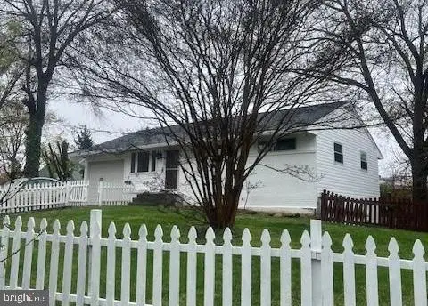 3 Lakecrest Cir, Greenbelt, MD 20770 - Image #2