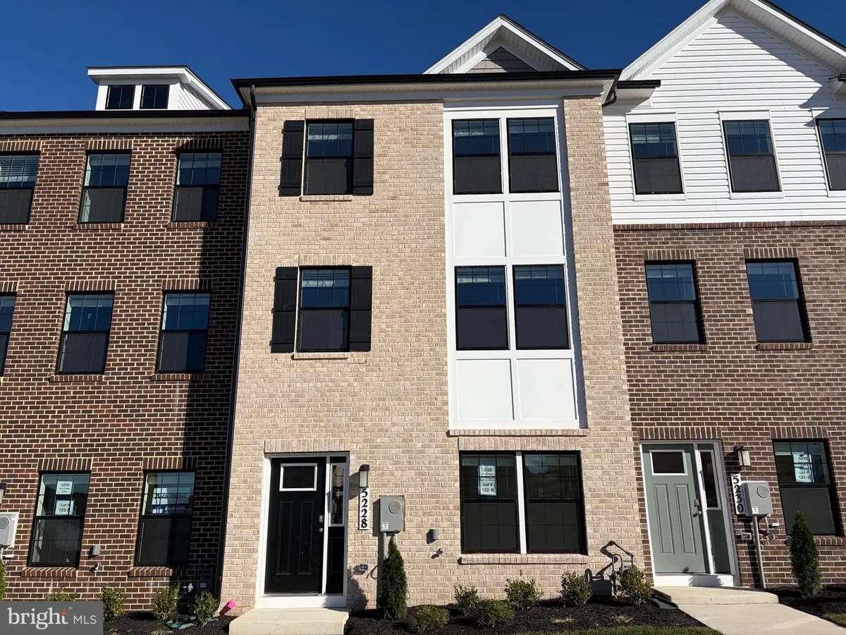 5223 Manor Park Dr, Upper Marlboro, MD 20772 - Image #1