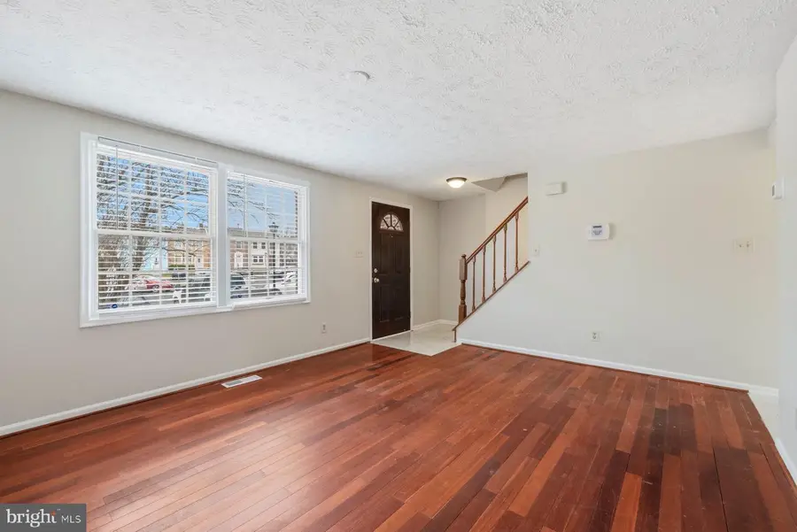 11446 Horse Soldier Pl, Beltsville, MD 20705 - #3