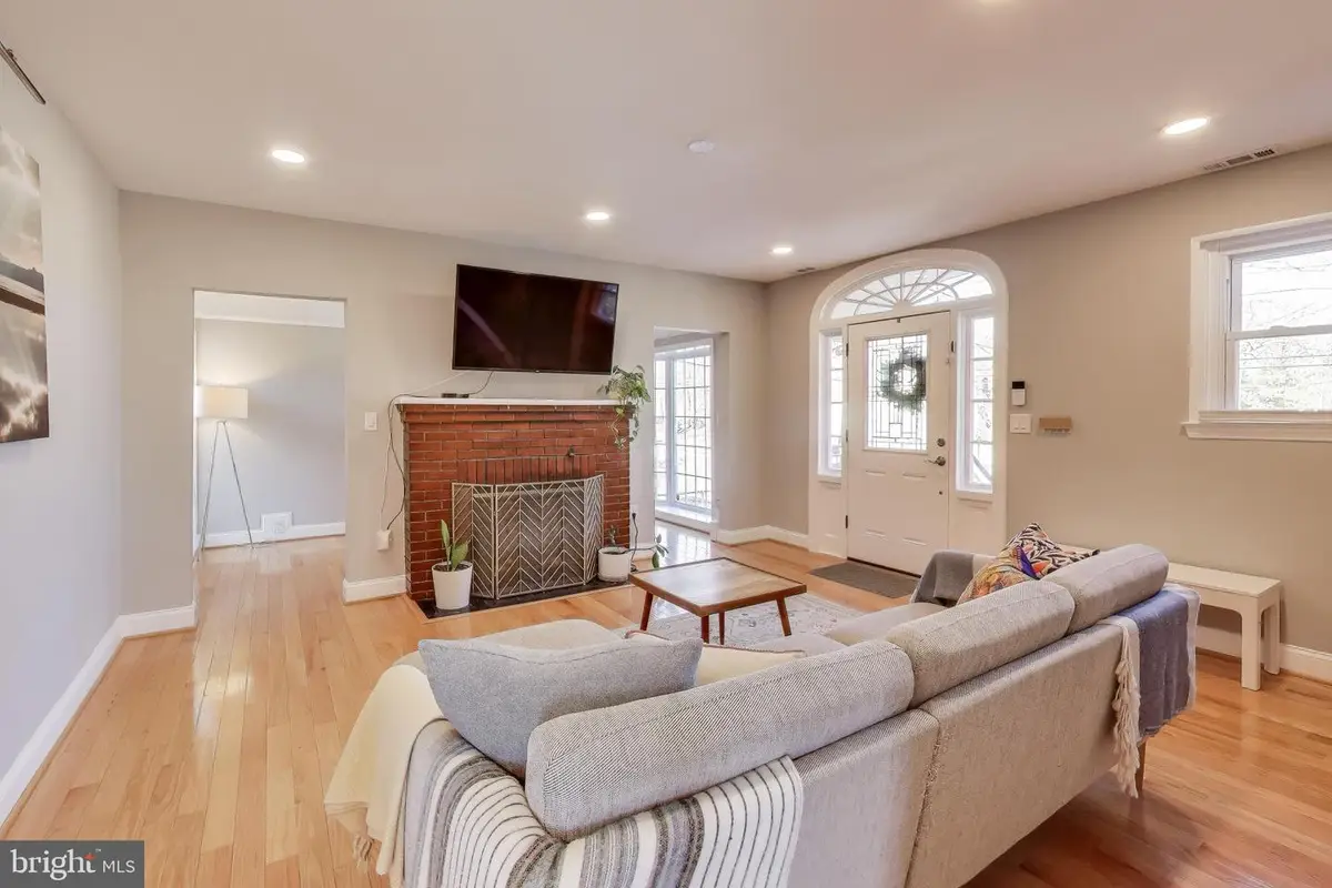 3913 Oglethorpe St, Hyattsville, MD 20782 - #1