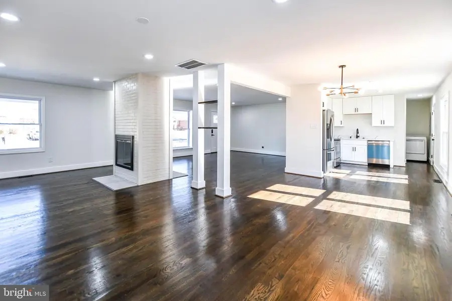 9535 Nottingham Dr, Upper Marlboro, MD 20772 - Image #2