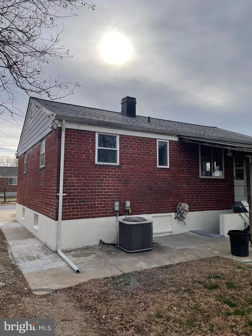 2410 Lewisdale Dr, Hyattsville, MD 20783 - Image #2