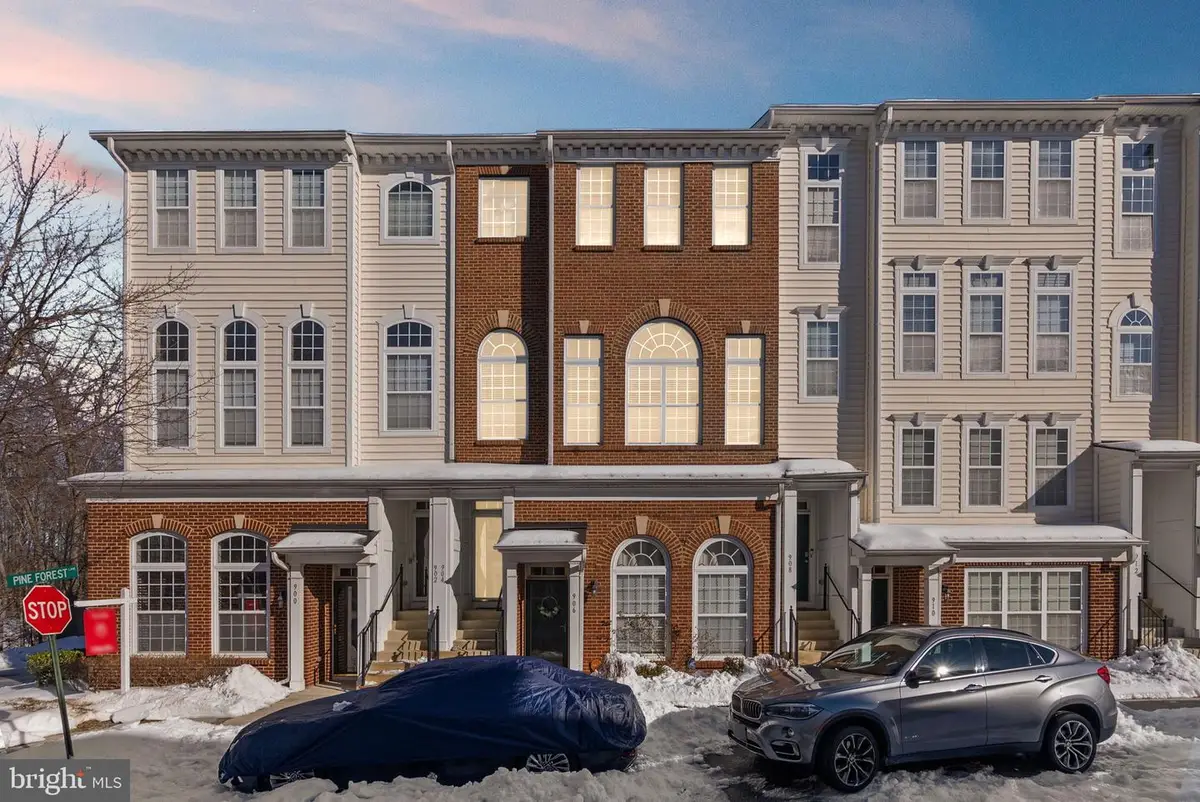 904 Pine Forest Ln, Upper Marlboro, MD 20774 - Image #1