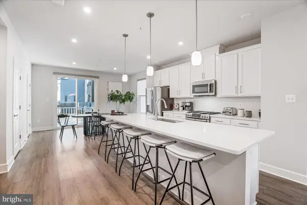 6732 Belcrest Rd, HYATTSVILLE, MD 20782