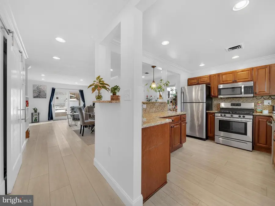 609 Cedarleaf Ave, Capitol Heights, MD 20743 - #2