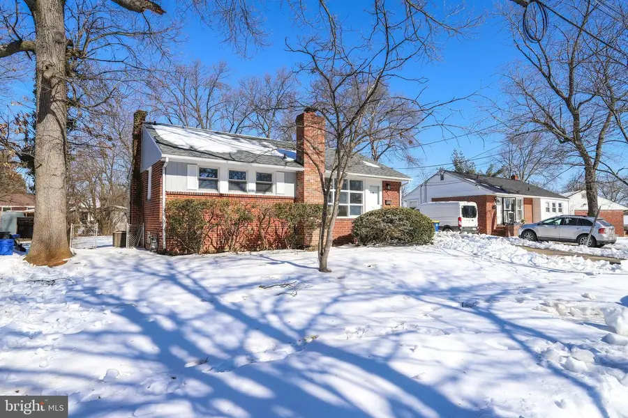 8124 Gavin St, Hyattsville, MD 20784 - #2