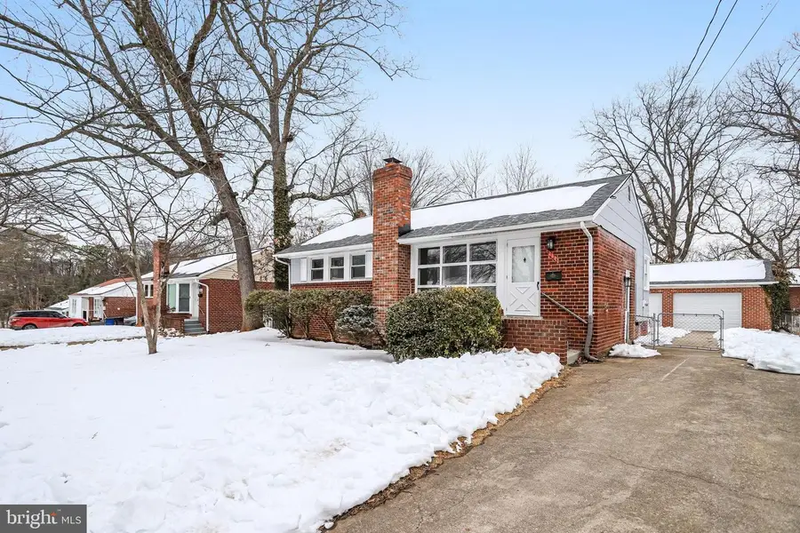 8124 Gavin St, Hyattsville, MD 20784 - #3