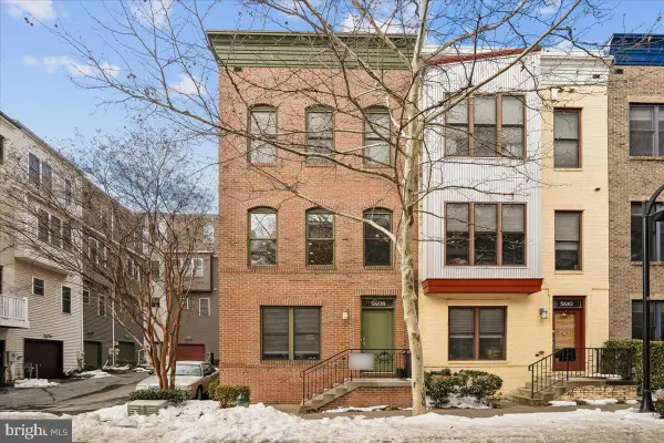 5608 44th Ave, HYATTSVILLE, MD 20781