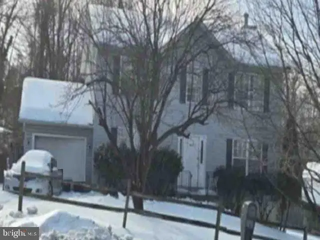 4605 Wheeler Rd, Oxon Hill, MD 20745 - #1