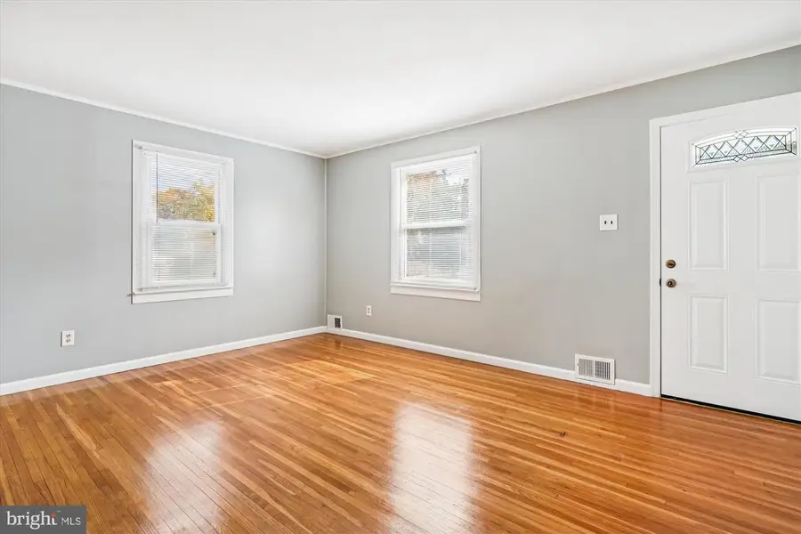 3218 Dallas Dr, Temple Hills, MD 20748 - #3