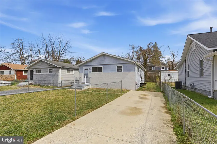 405 Birchleaf Ave, Capitol Heights, MD 20743 - #2