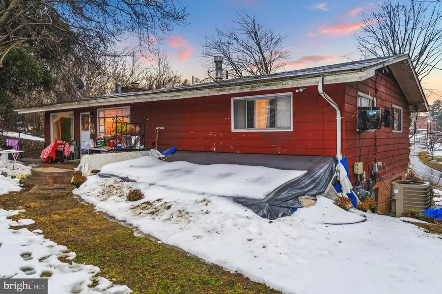 2300 Fairlawn St, Temple Hills, MD 20748 - #2