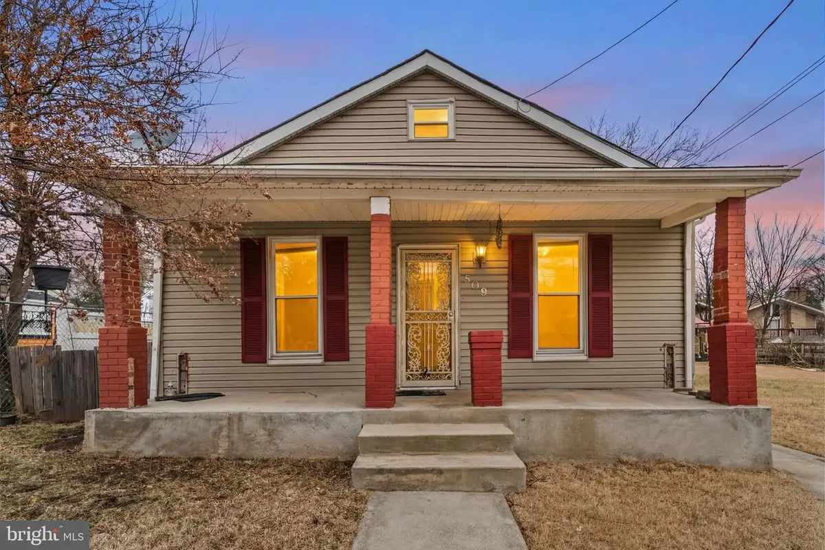 809 Eastern Ave, Capitol Heights, MD 20743 - #1