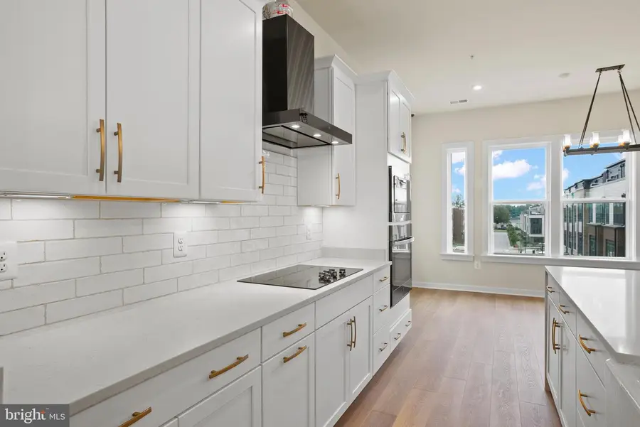 6713 Belcrest Rd, Hyattsville, MD 20782 - #3