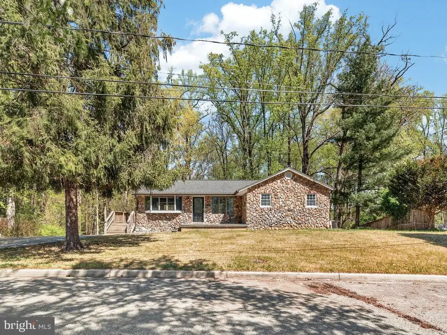 13610 Woodedge Dr, Bowie, MD 20720 - #2