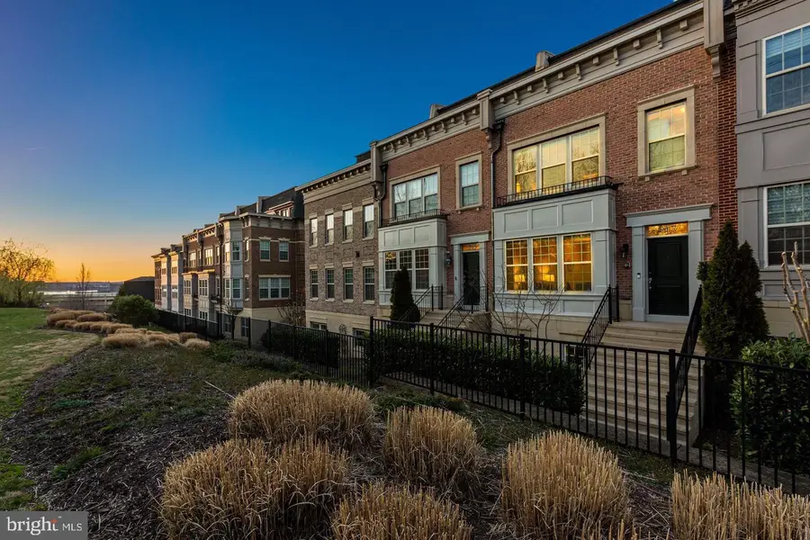 517 Overlook Park Dr #47, Oxon Hill, MD 20745 - #2