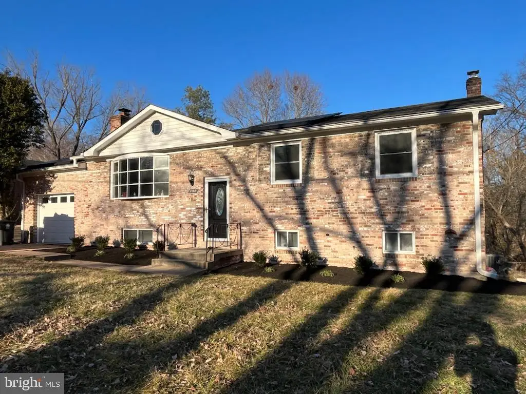 2102 Trafalgar Dr, Fort Washington, MD 20744 - #1