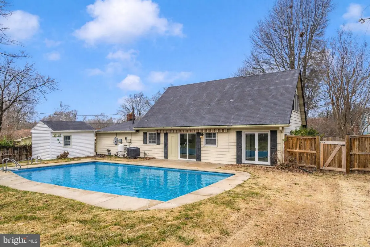 12209 Rolling Hill Ln, Bowie, MD 20715 - #1