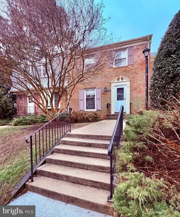 5946 Westchester Park Dr, COLLEGE PARK, MD 20740