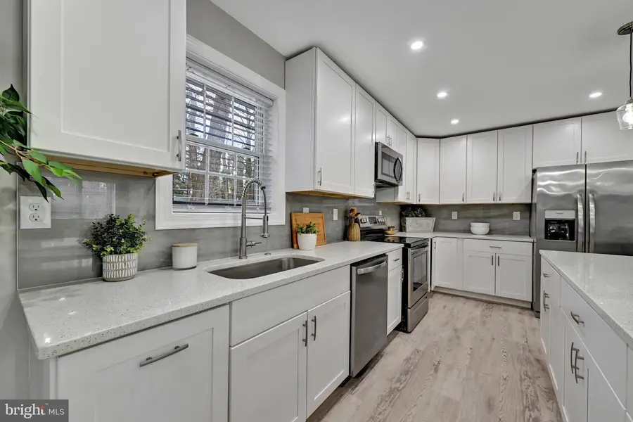 7904 Rosaryville Rd, Upper Marlboro, MD 20772 - #3