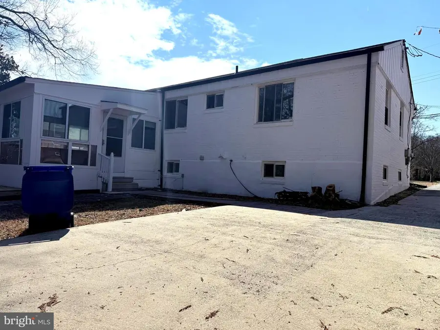 6709 Forest Hill Dr, University Park, MD 20782 - #3