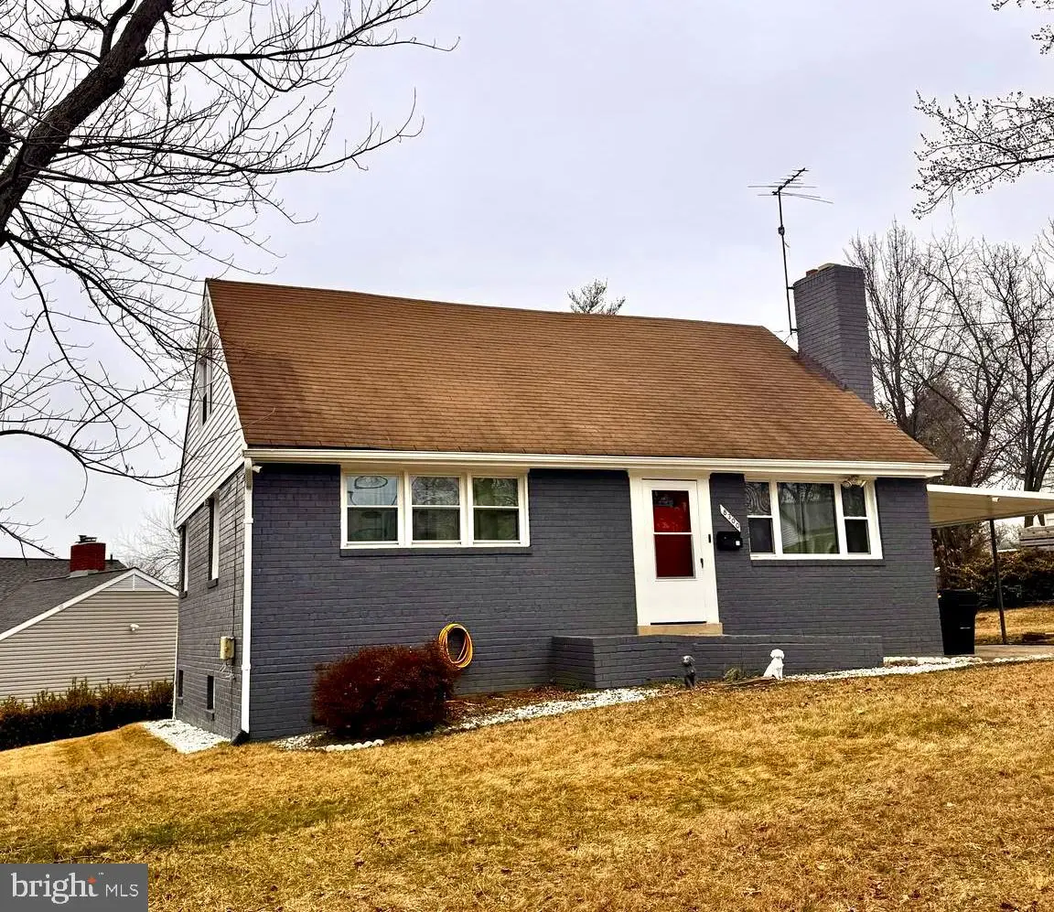 8300 Larchwood St, Hyattsville, MD 20784 - #1