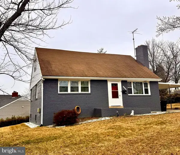 8300 Larchwood St, HYATTSVILLE, MD 20784