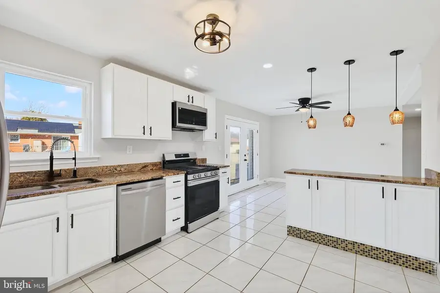 10908 Wharton Dr, Upper Marlboro, MD 20774 - #2