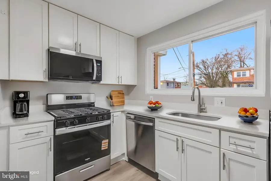 5005 Roseld Ct, Oxon Hill, MD 20745 - #2