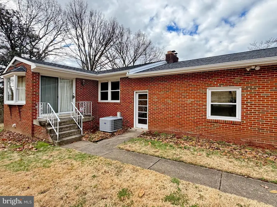 10714 Livingston Rd, Fort Washington, MD 20744 - #3