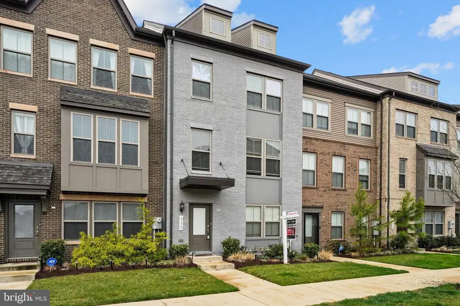 233 Albany Pl, Upper Marlboro, MD 20774 - #2