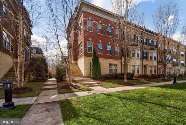 712 Sentry Sq, OXON HILL, MD 20745