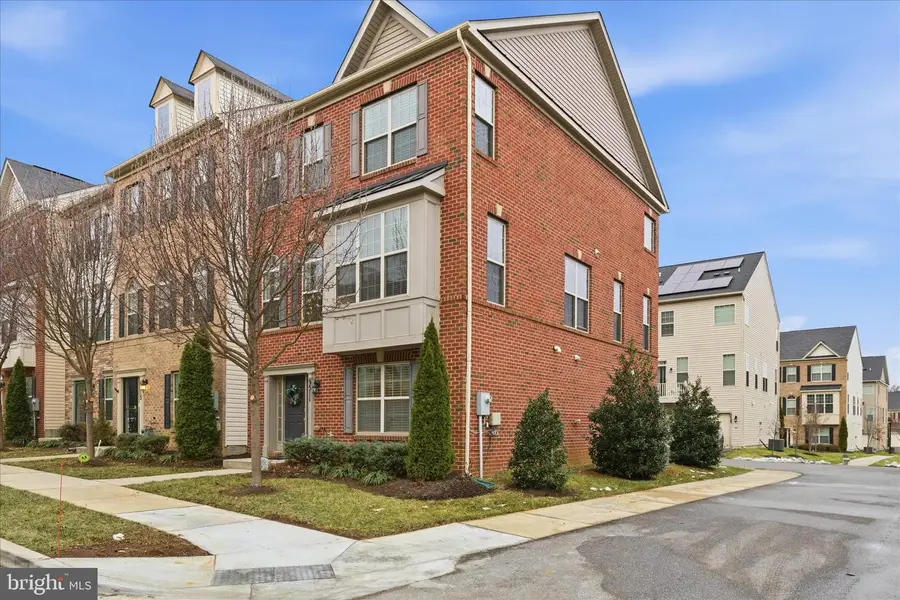 9511 Smithview Pl, Lanham, MD 20706 - #2