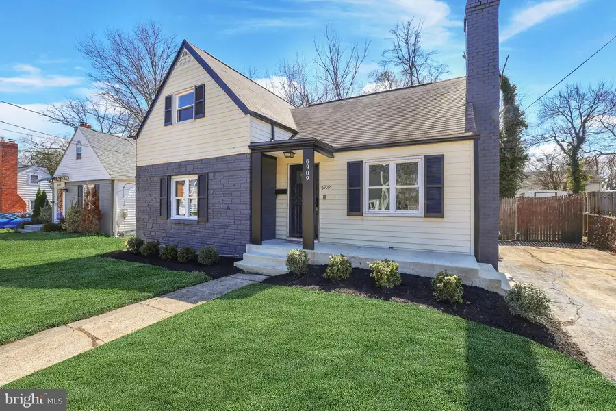 6909 Gateway Blvd, District Heights, MD 20747 - #3