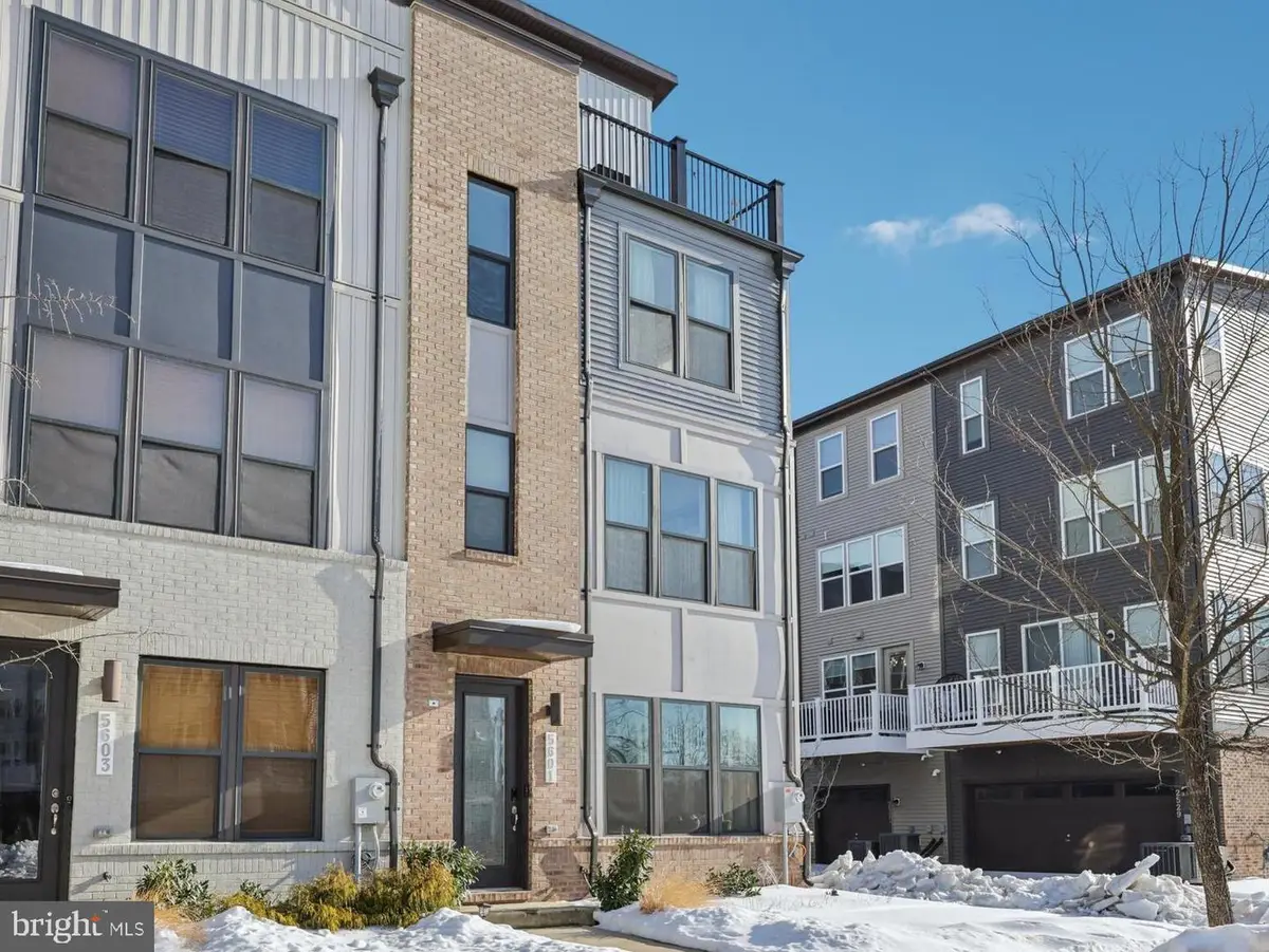 5601 Hyattsville Dr, Hyattsville, MD 20782 - #1