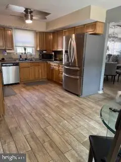 6810 Robinia Rd, Temple Hills, MD 20748 - #2