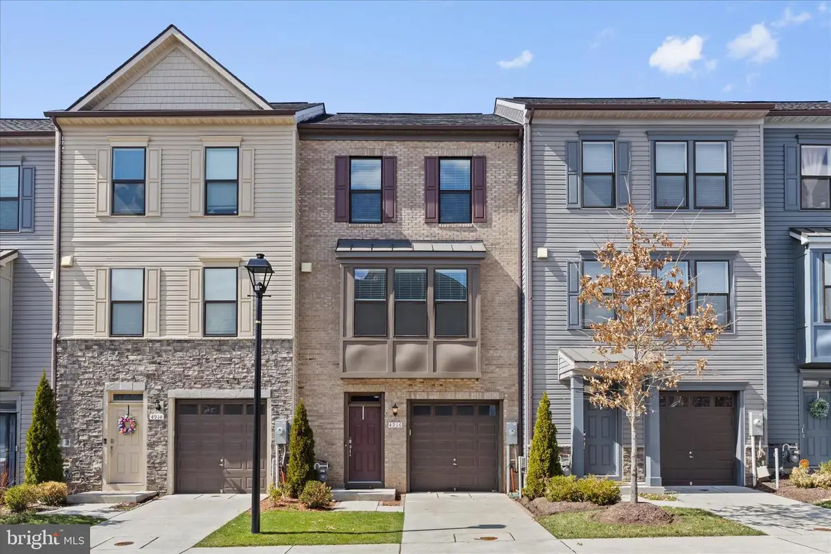 4916 Vista Glen Ln, Lanham, MD 20706 - #1