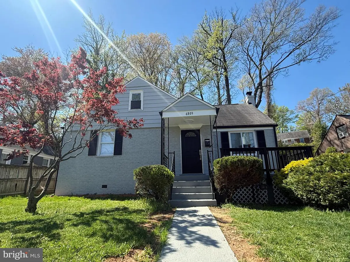 6809 Greenvale Pkwy, Hyattsville, MD 20784 - #1