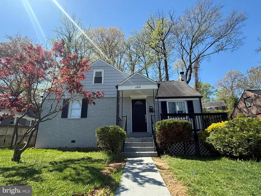 6809 Greenvale Pkwy, Hyattsville, MD 20784 - #2