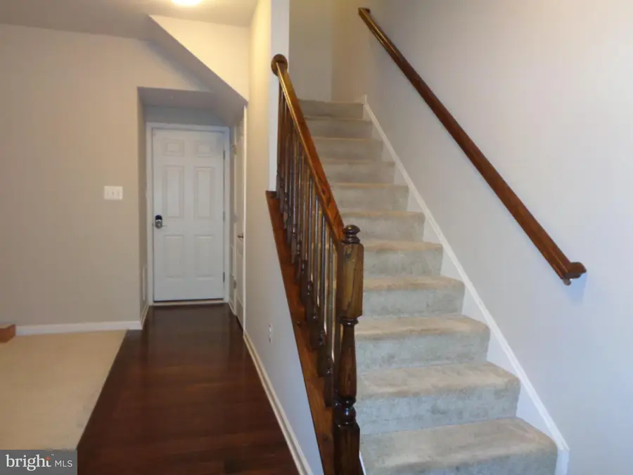 528 Victorianna Dr, Capitol Heights, MD 20743 - #2