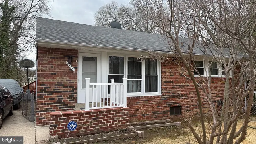 8117 Gavin St, Hyattsville, MD 20784 - #2