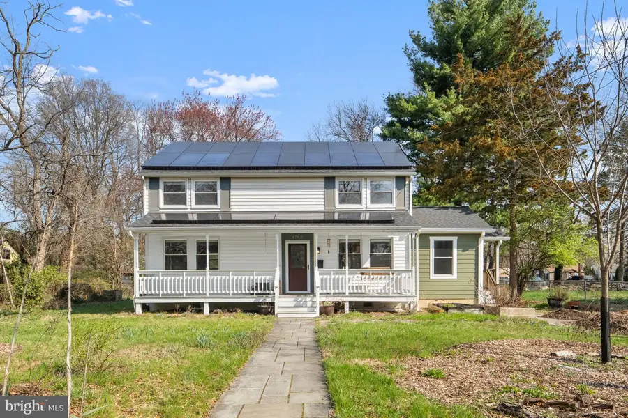 4702 Longfellow St, Riverdale, MD 20737 - #2