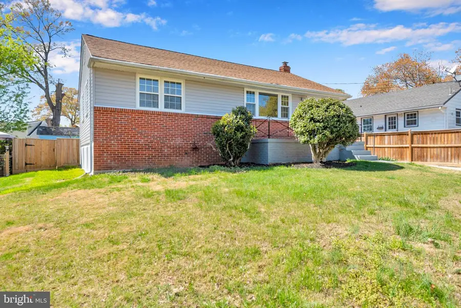 2712 Hughes Rd, Hyattsville, MD 20783 - #3