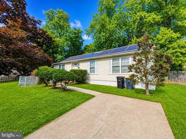 8933 Hobart, UPPER MARLBORO, MD 20774