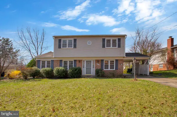 8509 Woodside Ct, LANHAM, MD 20706