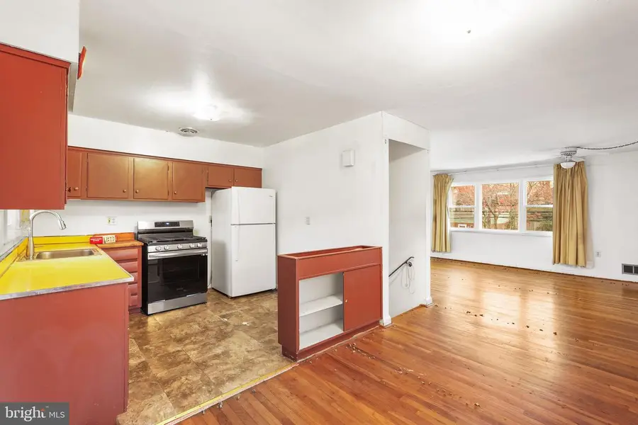 6911 Furman Pkwy, Riverdale, MD 20737 - #2