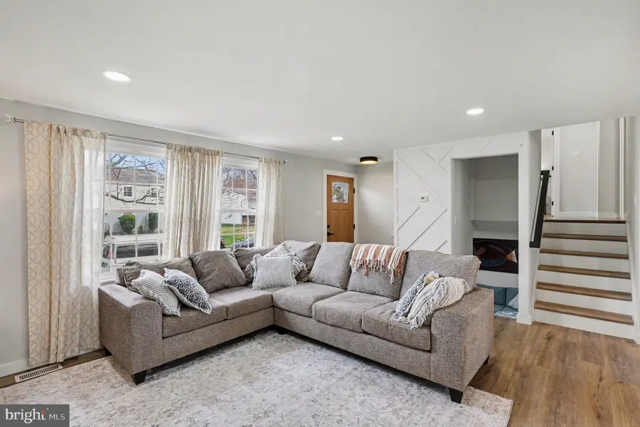 9205 Friar Rd, Fort Washington, MD 20744 - #3